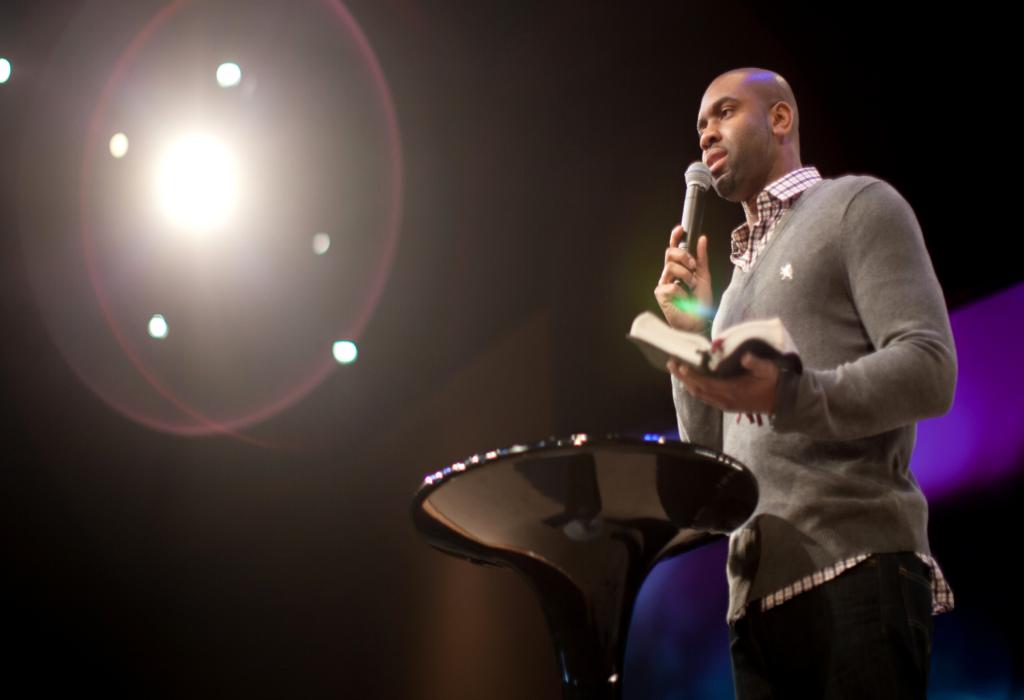 Церкви нужно меньше братьев, «чувствующих призвание» к служению