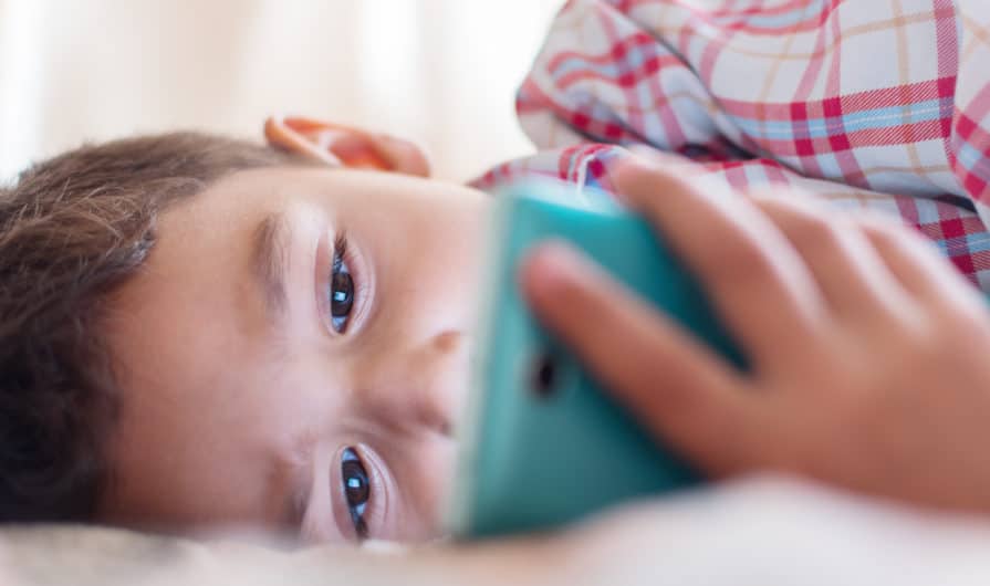 Нужен ли подростку смартфон?