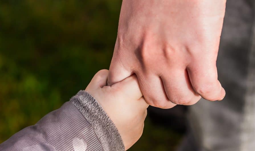 Нужно ли заставлять детей быть на собрании?